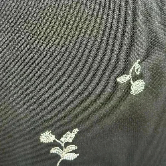 Ann Taylor Black Sheath Dress  with embroidered white flowers (size 10) - Picture 3 of 7